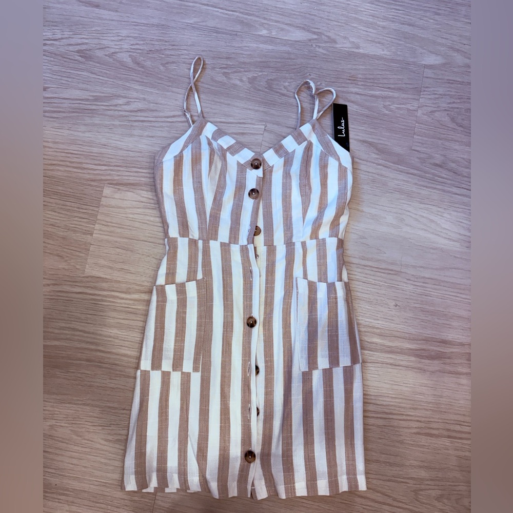 Lulu’s Button down linen dress